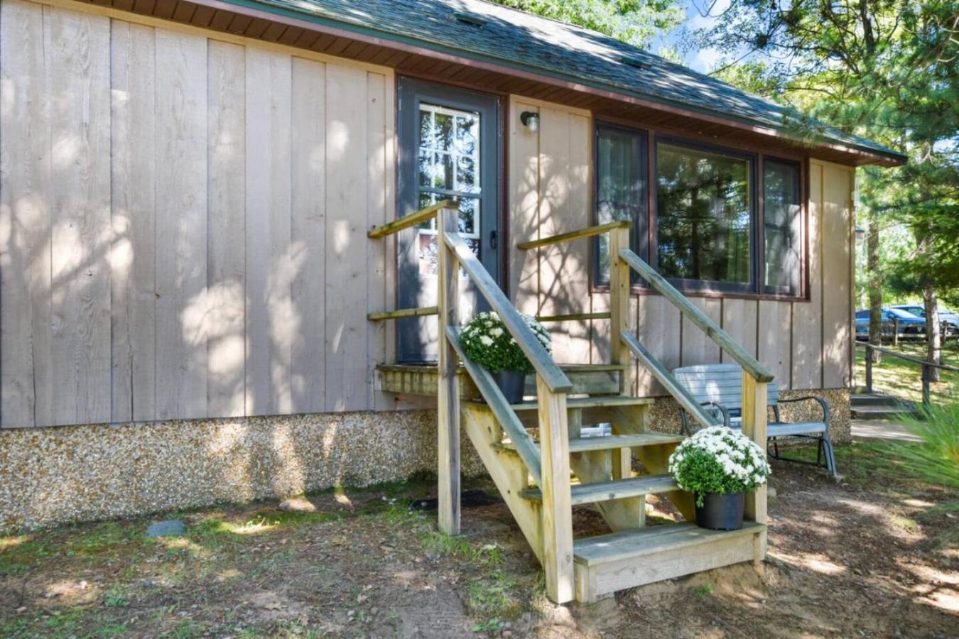Bayview Resort Sunset Lookout Cabin 6 Saint Germain Exteriör bild