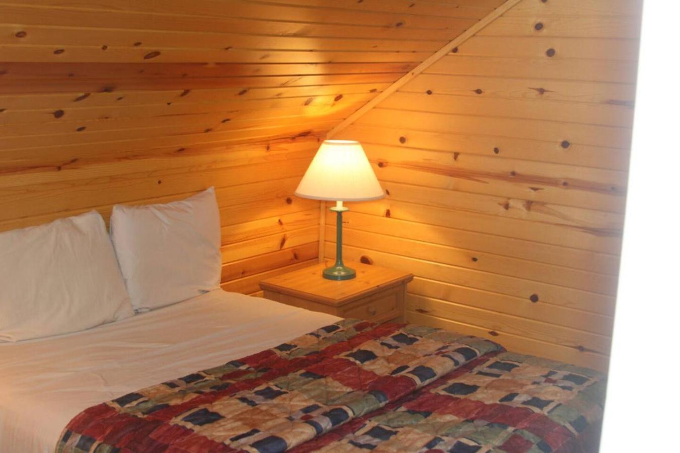 Bayview Resort Sunset Lookout Cabin 6 Saint Germain Exteriör bild